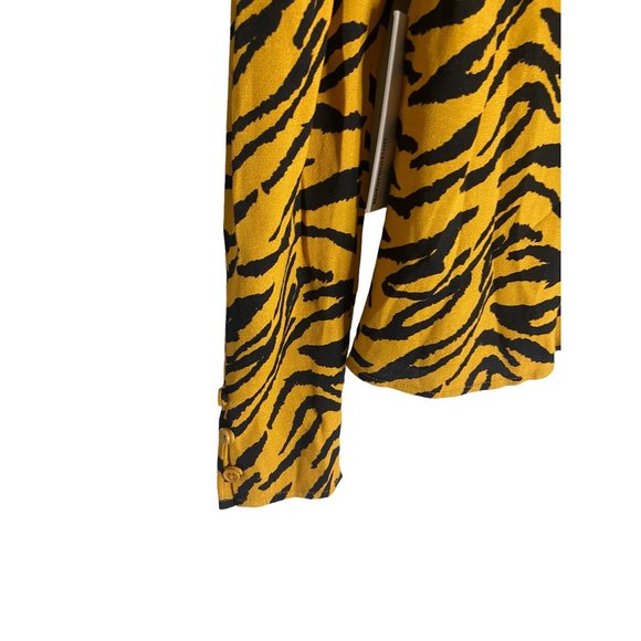 NWT Reformation Notta Front Button Top, Tigress-sz Large - Picture 9 of 10